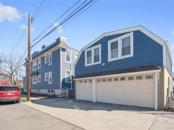 7526 166th Street, Fresh Meadows NY 11366