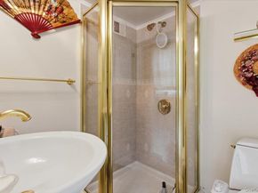 5 Avis Drive, New Rochelle NY 10804