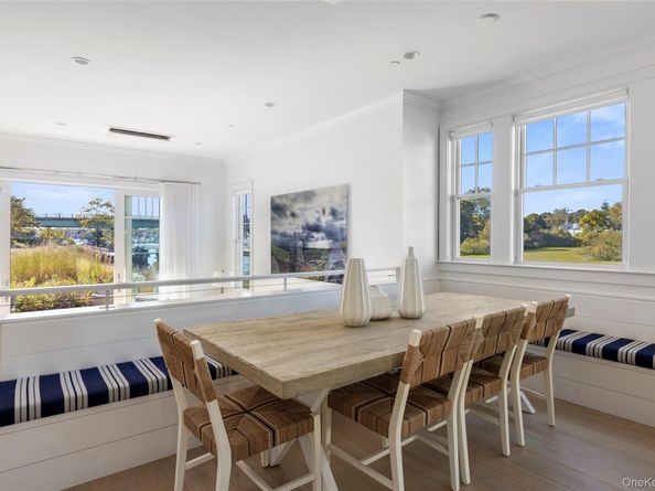 7 Old Boathouse Lane S, Hampton Bays NY 11946
