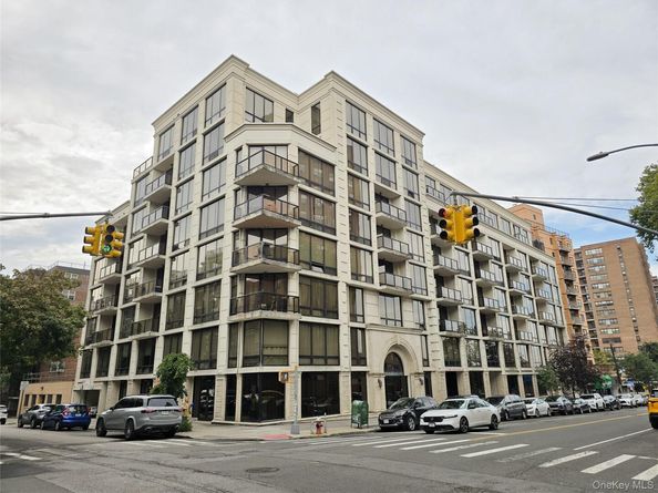 63-36 99 Sreet 8C, Rego Park NY 11374