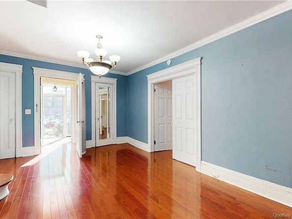 14 Hamilton Avenue, New Rochelle NY 10801