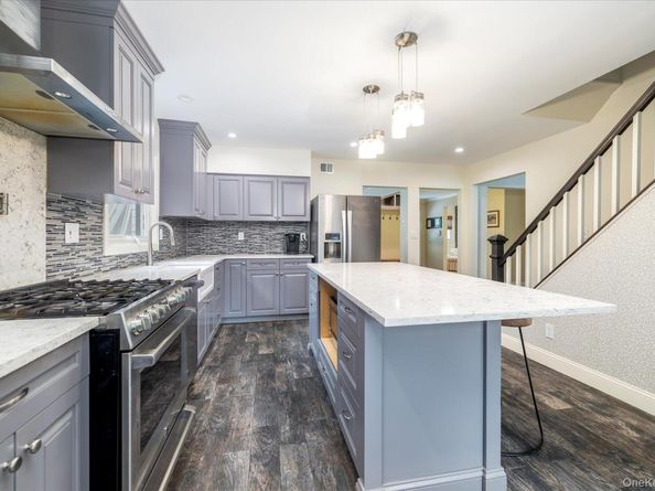 6 Blenheim Court, Rockville Centre NY 11570