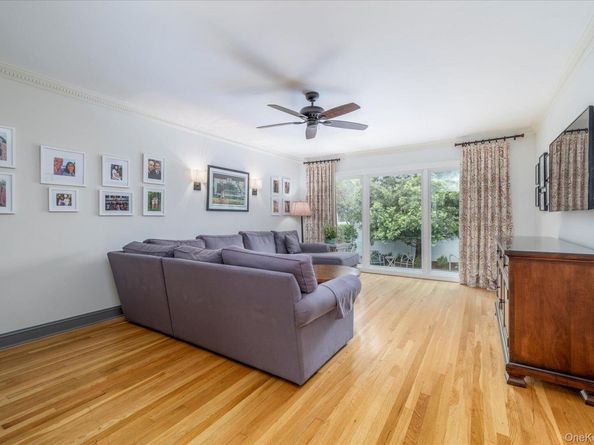 6 Blenheim Court, Rockville Centre NY 11570