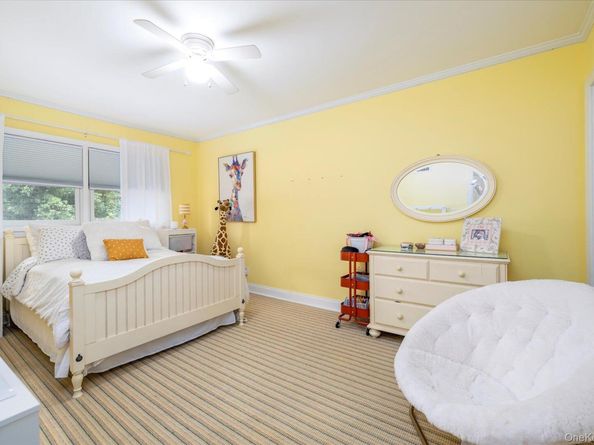 6 Blenheim Court, Rockville Centre NY 11570