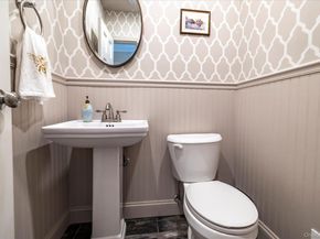 6 Blenheim Court, Rockville Centre NY 11570