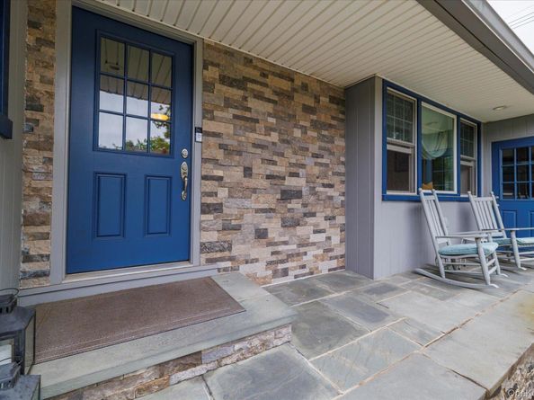 6 Blenheim Court, Rockville Centre NY 11570