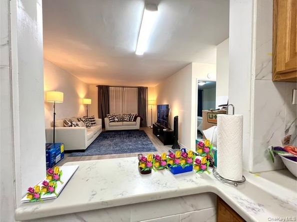 222-89 Braddock Avenue 4B, Bellerose NY 11428