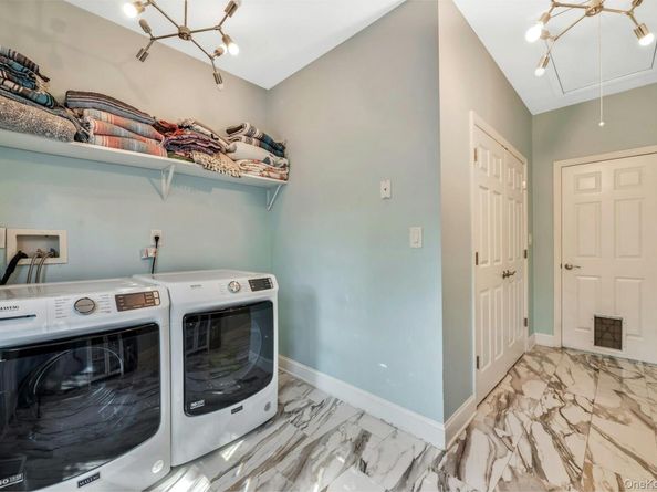 87 Washington Heights Avenue, Hampton Bays NY 11946