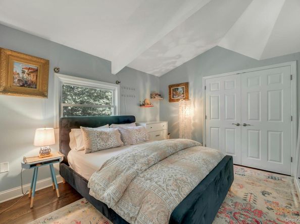 87 Washington Heights Avenue, Hampton Bays NY 11946