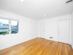 18 Sutton Terrace, Jericho NY 11753
