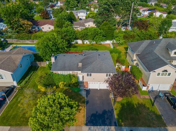 18 Sutton Terrace, Jericho NY 11753