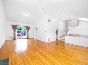 18 Sutton Terrace, Jericho NY 11753