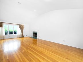 18 Sutton Terrace, Jericho NY 11753