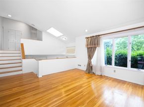 18 Sutton Terrace, Jericho NY 11753