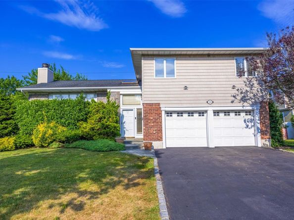 18 Sutton Terrace, Jericho NY 11753