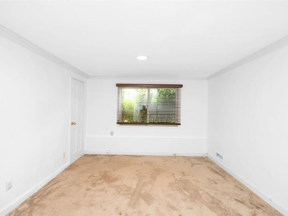 18 Sutton Terrace, Jericho NY 11753