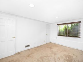 18 Sutton Terrace, Jericho NY 11753