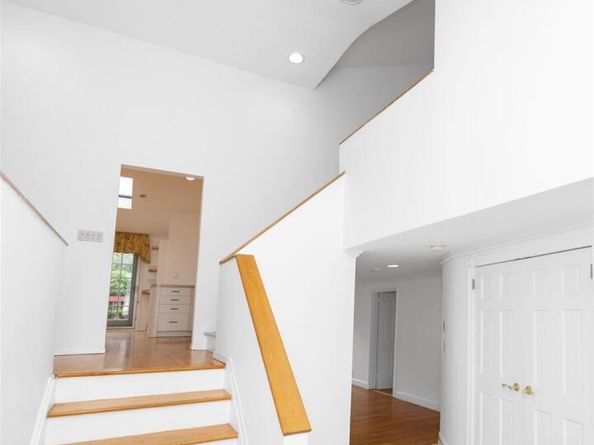 18 Sutton Terrace, Jericho NY 11753