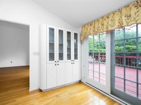 18 Sutton Terrace, Jericho NY 11753