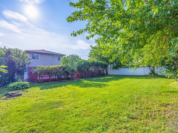 18 Sutton Terrace, Jericho NY 11753