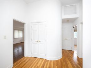 18 Sutton Terrace, Jericho NY 11753