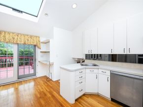 18 Sutton Terrace, Jericho NY 11753