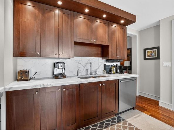 1 Renaissance Square 14F, White Plains NY 10601