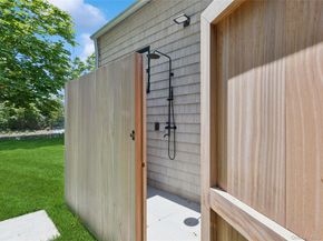 16 Walker Court, East Quogue NY 11942