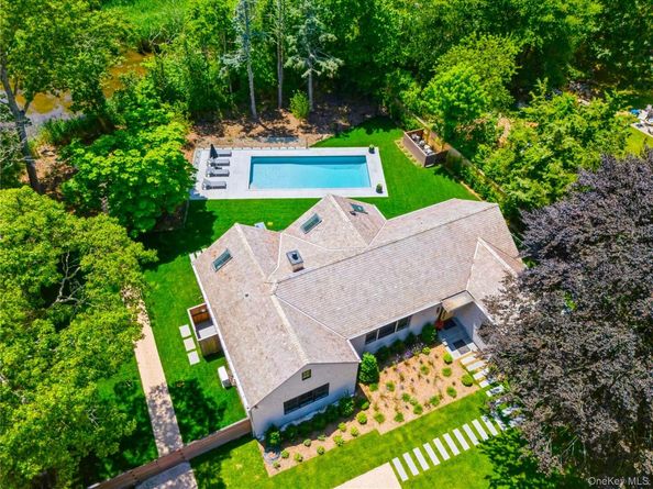 16 Walker Court, East Quogue NY 11942