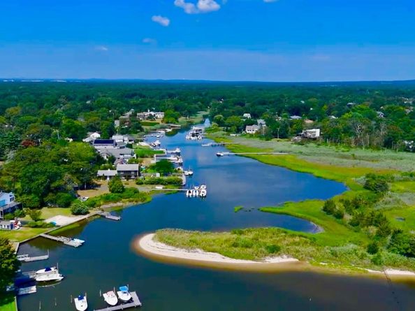 16 Walker Court, East Quogue NY 11942