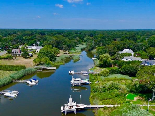 16 Walker Court, East Quogue NY 11942