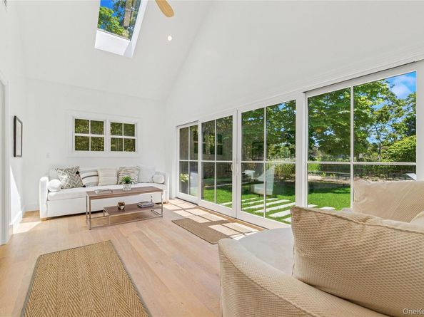 16 Walker Court, East Quogue NY 11942