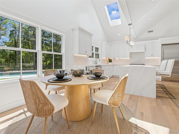 16 Walker Court, East Quogue NY 11942