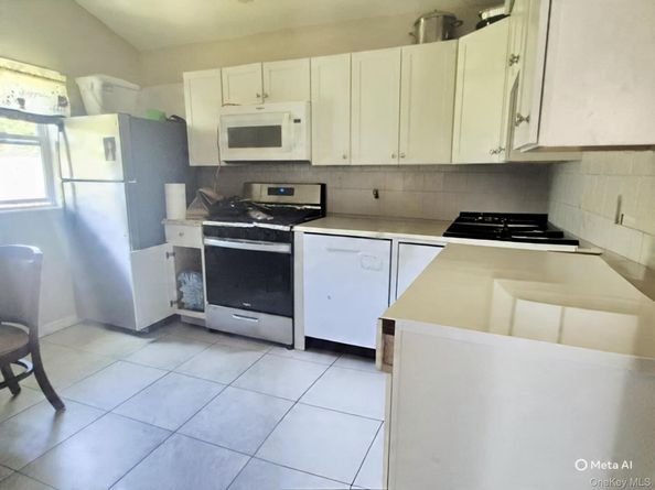 42 Oak Drive, Riverhead NY 11901