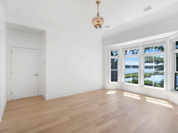 84 Oyster Shores Road, East Hampton NY 11937