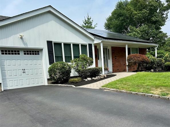 48 Archie Place, West Islip NY 11795