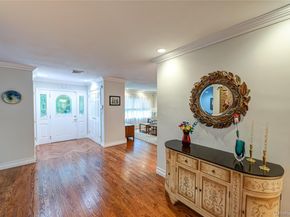 48 Archie Place, West Islip NY 11795