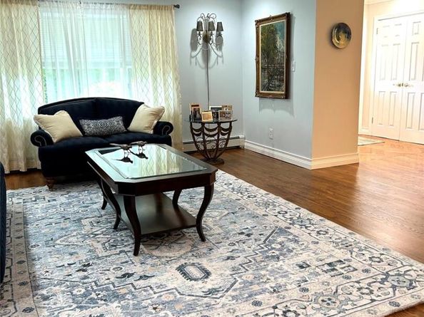 48 Archie Place, West Islip NY 11795