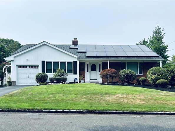 48 Archie Place, West Islip NY 11795