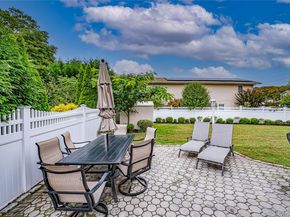 48 Archie Place, West Islip NY 11795