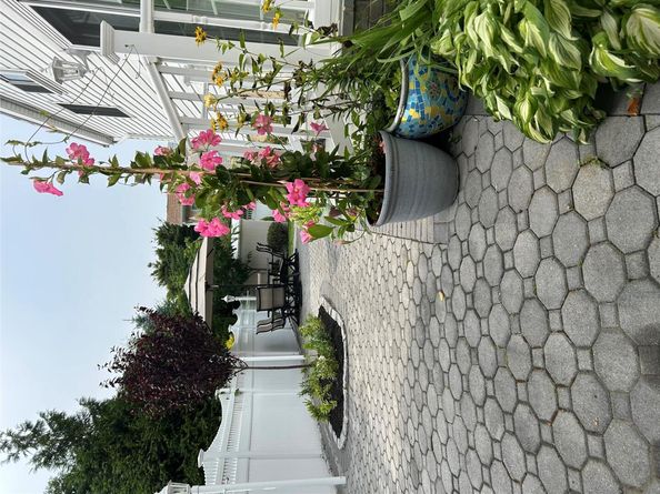 48 Archie Place, West Islip NY 11795