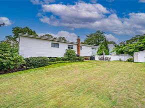 48 Archie Place, West Islip NY 11795