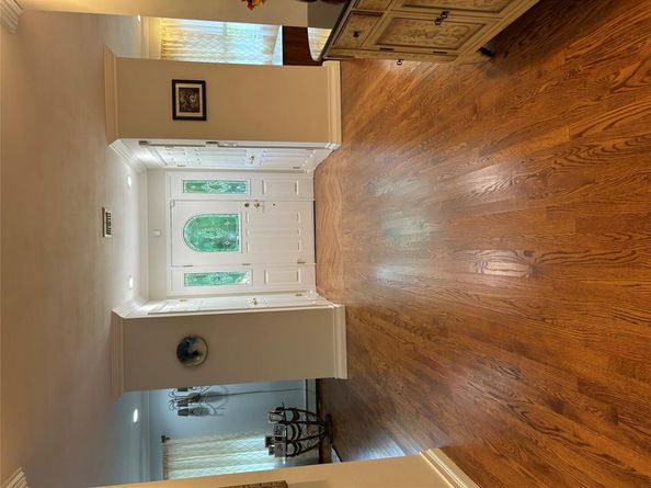 48 Archie Place, West Islip NY 11795