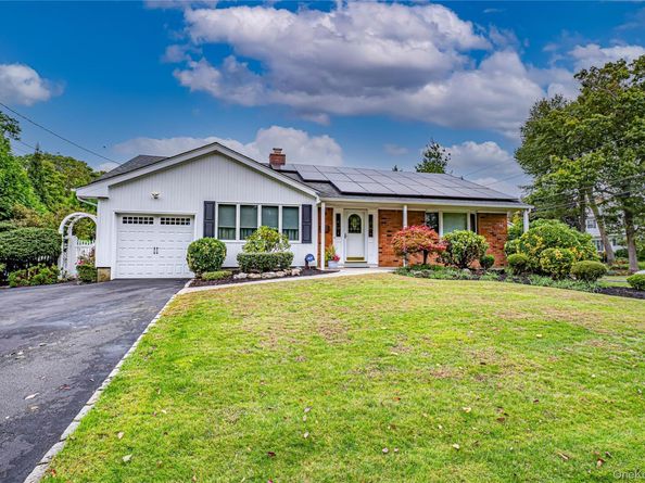 48 Archie Place, West Islip NY 11795