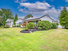 48 Archie Place, West Islip NY 11795