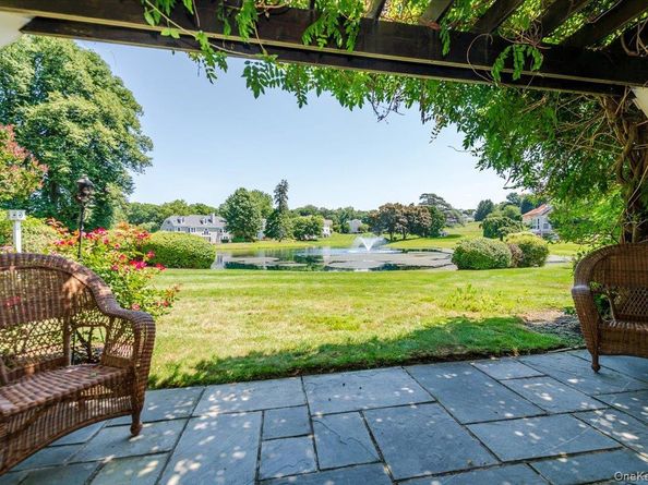 53 Pembroke Drive, Glen Cove NY 11542