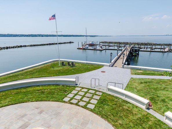 53 Pembroke Drive, Glen Cove NY 11542