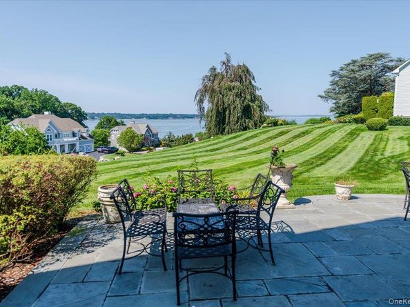 53 Pembroke Drive, Glen Cove NY 11542
