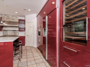 53 Pembroke Drive, Glen Cove NY 11542