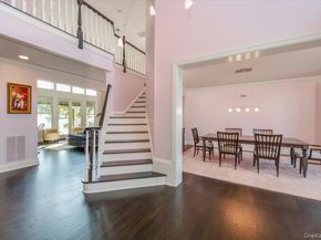 53 Pembroke Drive, Glen Cove NY 11542